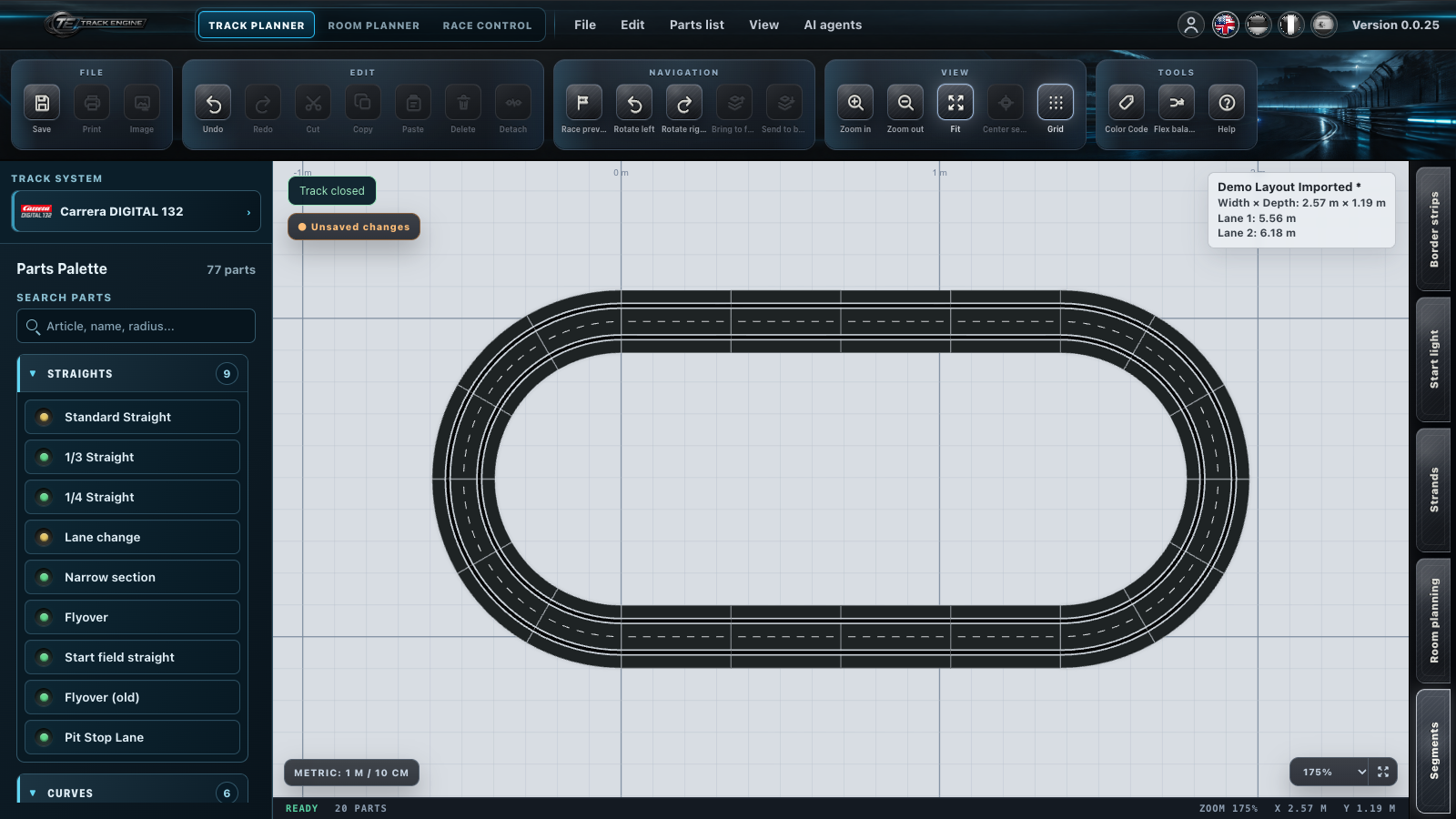 Track Planner showing a closed oval track and the parts palette